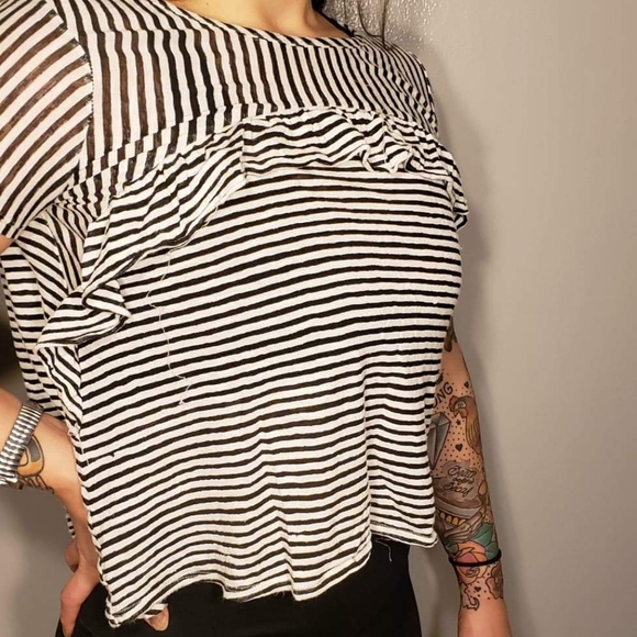 Black and white striped crop top - Picture 2 of 2
